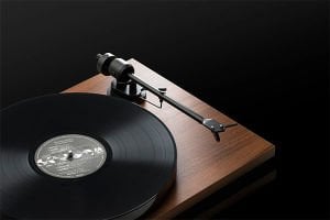 Pro-Ject E1 Pikap High Gloss Black